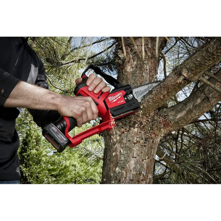 MILWAUKEE M12 FUEL HATCHET 6" Pruning Saw 4.0 AH Kit Contractor Cave