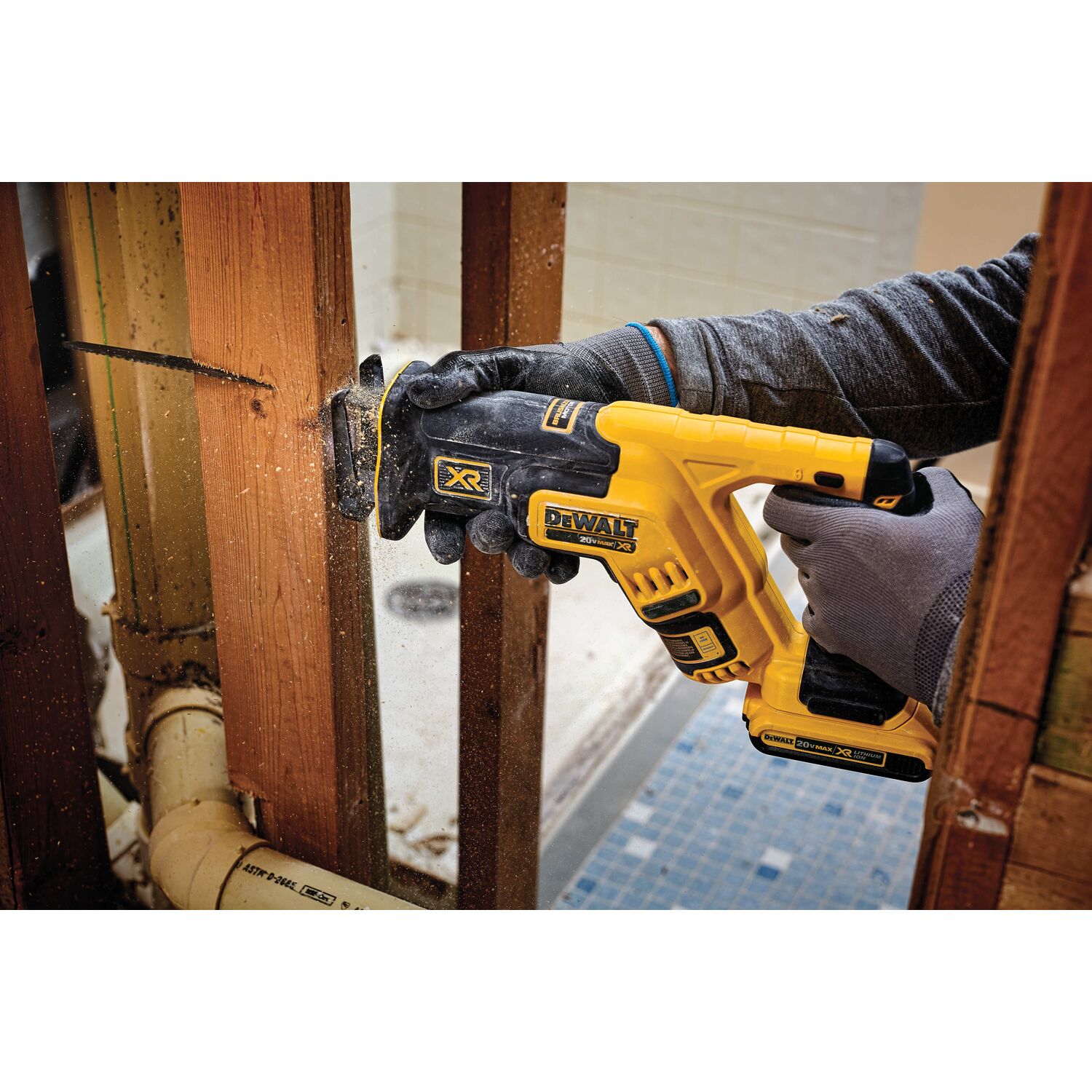 DEWALT 20V XR Brushless Compact Reciprocating Saw Bare Tool