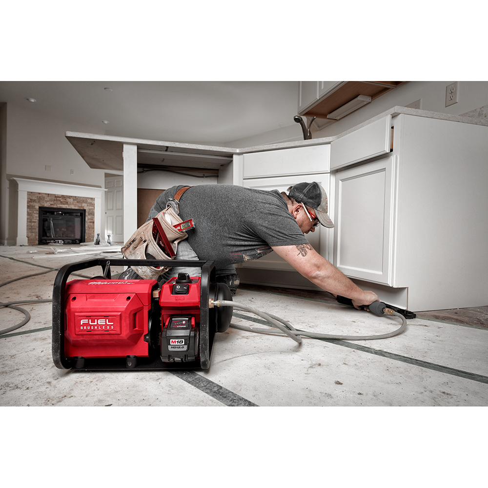 Milwaukee M18 FUEL Brushless 2 Gal. Portable 135 psi Cordless Air