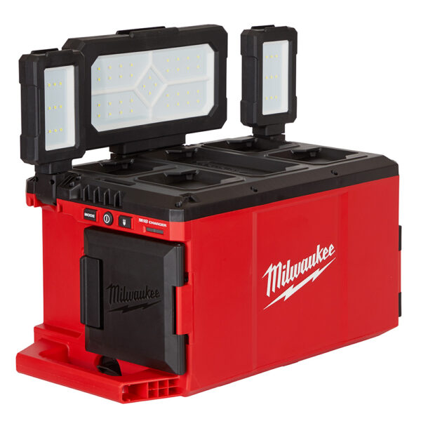 MILWAUKEE M18™ PACKOUT™ Light/Charger 3