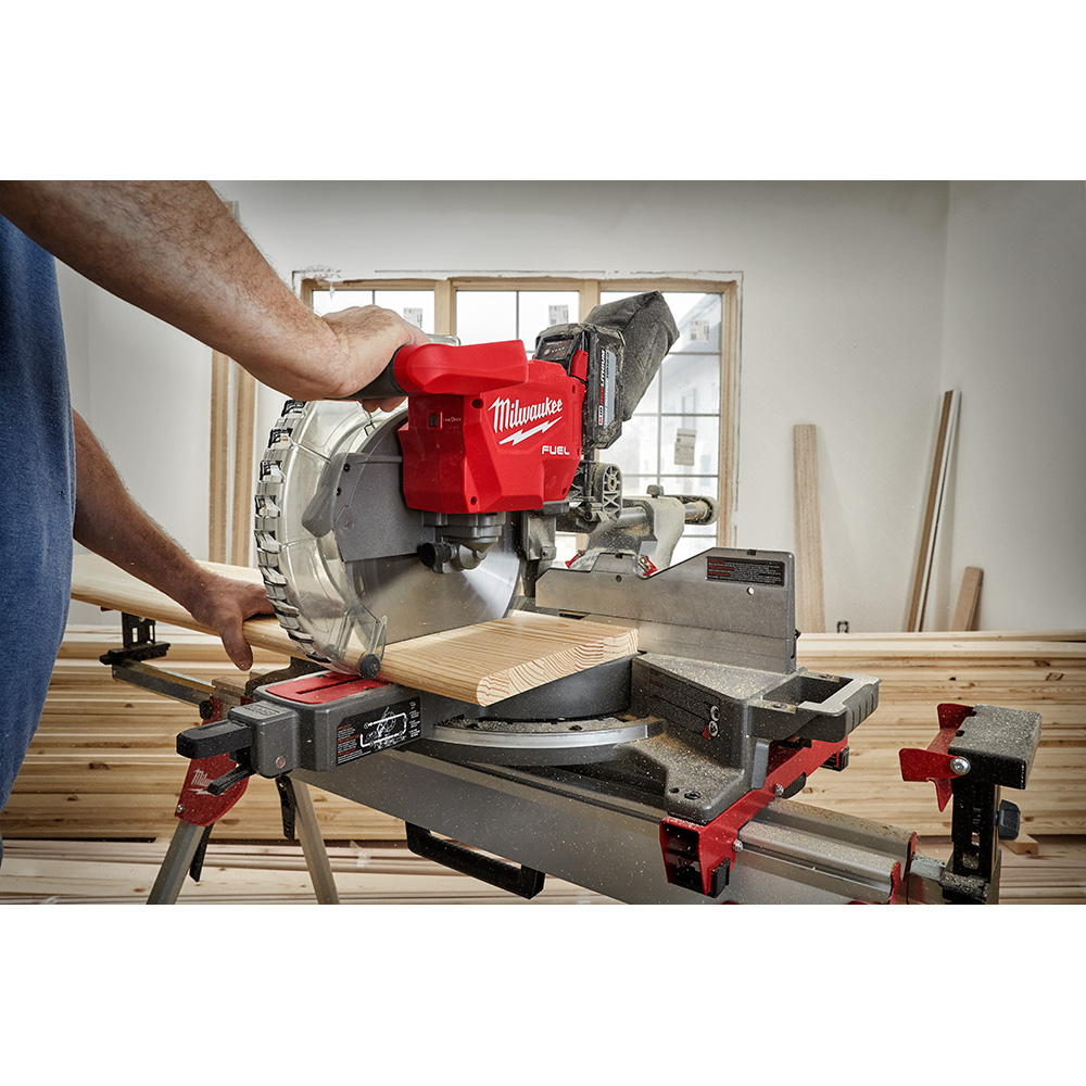 Milwaukee electric chop deals saw