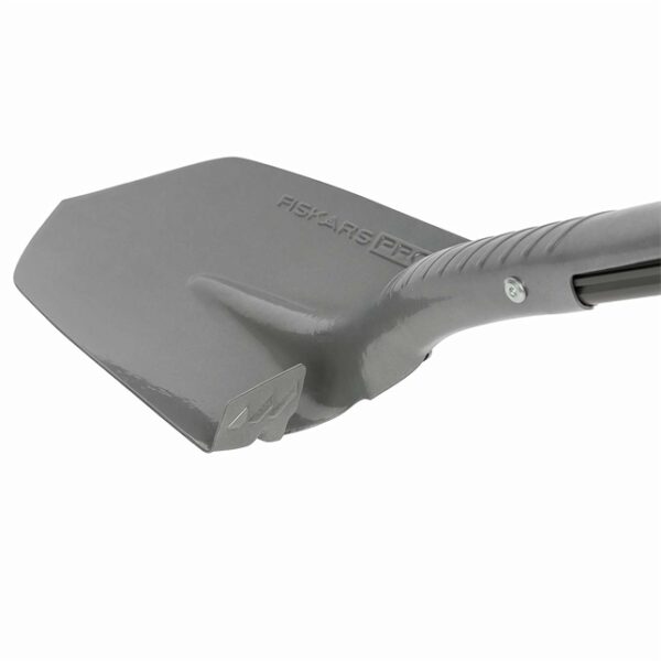 FISKARS® Pro D-handle Digging Shovel 3