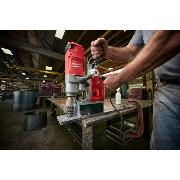 MILWAUKEE® 1-5/8&quot; Electromagnetic Drill Kit 2