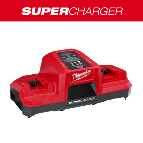 MILWAUKEE M18™ Dual Bay Simultaneous Super Charger 3