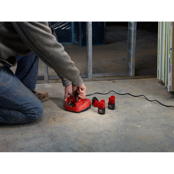 MILWAUKEE M12™ Lithium-ion Battery Charger 4