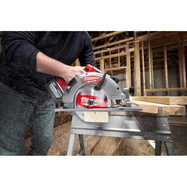 MILWAUKEE M18 FUEL™ 7-1/4&quot; Circular Saw (Tool Only) 7