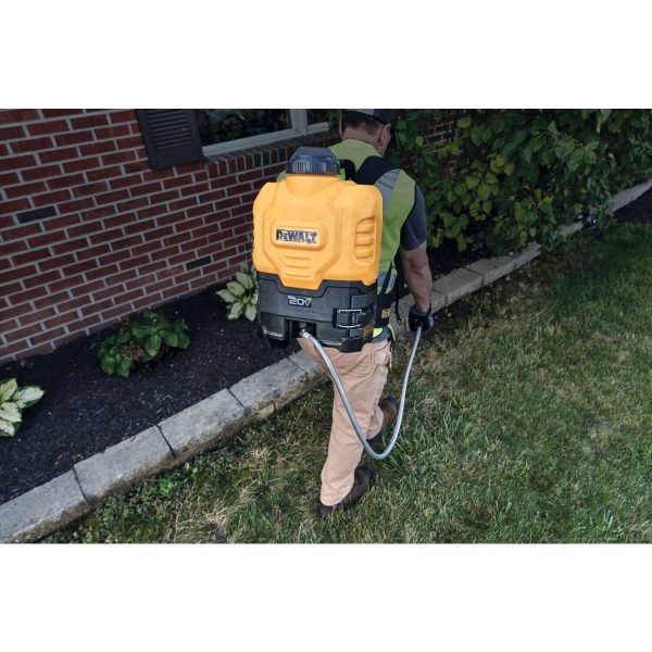 Dewalt® 20V* Lithium-Ion Battery Powered Backpack Sprayer (Tool Only) 3