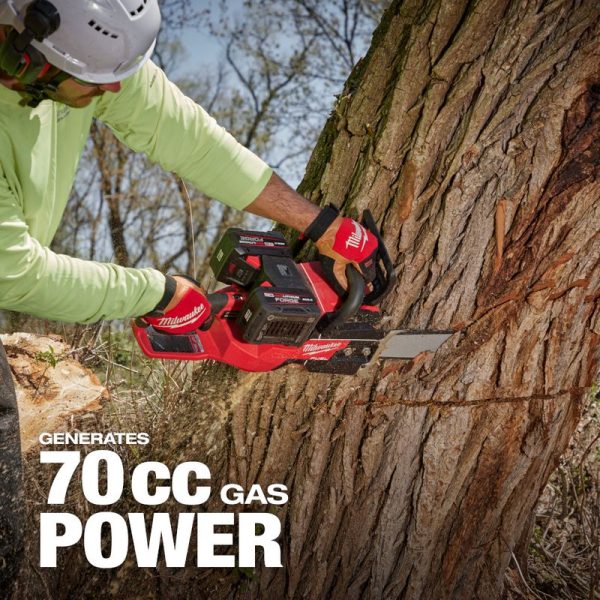 MILWAUKEE M18 FUEL™ 20" Dual Battery Chainsaw Kit - Image 7