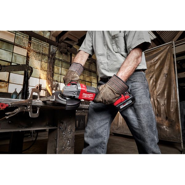 MILWAUKEE M18 FUEL™ 4-1/2” - 6” Braking Grinder Paddle Switch, No-Lock - Image 8