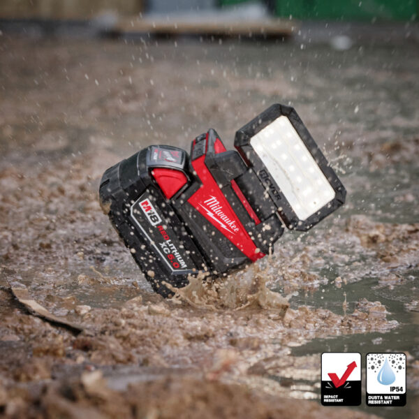 MILWAUKEE M18™ ROVER™ Compact Folding Flood Light w/ USB Charging 6