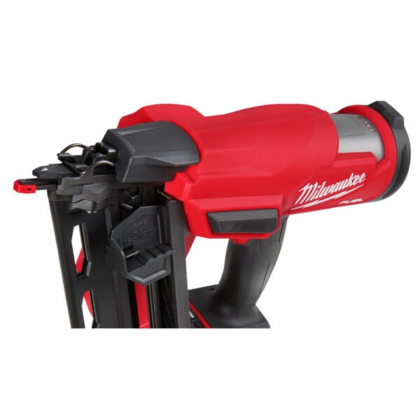 MILWAUKEE M18 FUEL™ 16 Gauge Angled Finish Nailer Kit 3