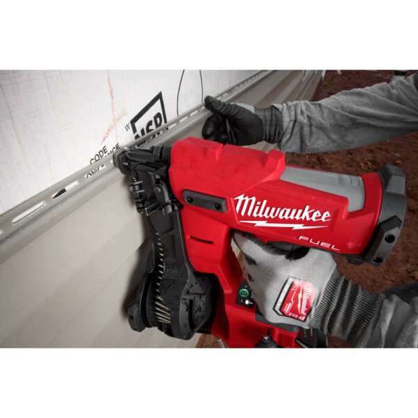 MILWAUKEE M18 FUEL™ Coil Roofing Nailer Vinyl Siding Tip - Image 4