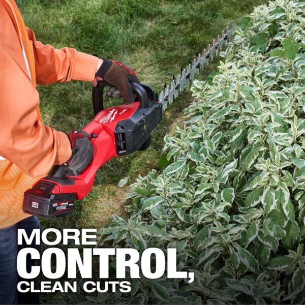 MILWAUKEE M18 FUEL™ 24&quot; Hedge Trimmer - Image 7