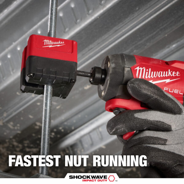 MILWAUKEE SHOCKWAVE™ Impact Duty 3/8" Threaded Rod Nut Runner - Image 7