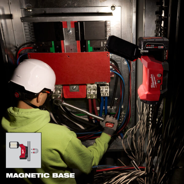 MILWAUKEE M12™ ROVER™ Multi-Directional Flood Light w/ PACKOUT™ Compatibility - Image 11