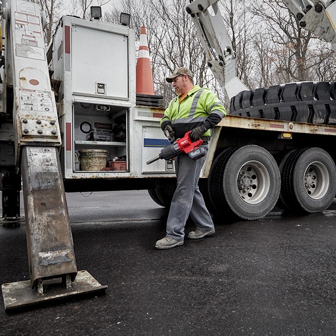 MILWAUKEE M18 FUEL™ 1" D-Handle Ext. Anvil High Torque Impact Wrench w/ ONE-KEY™ - Image 7