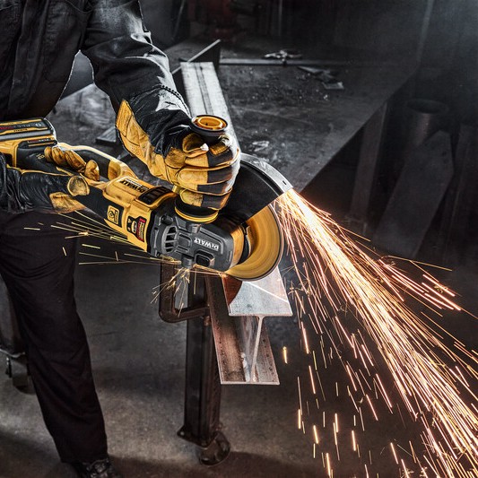 DEWALT DWA8051 4-1/2″ General Purpose Metal Cutting Wheel for angle grinders, aluminum oxide abrasive disc designed for cutting steel and stainless steel.