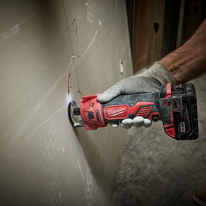 MILWAUKEE M18™ Cut Out Tool (Tool Only) - Image 3