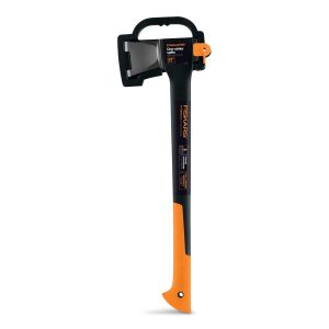 FISKARS 1023062 X17 23-1/2" Splitting Axe product image with protective blade sheath, carrying handle and orange grip.